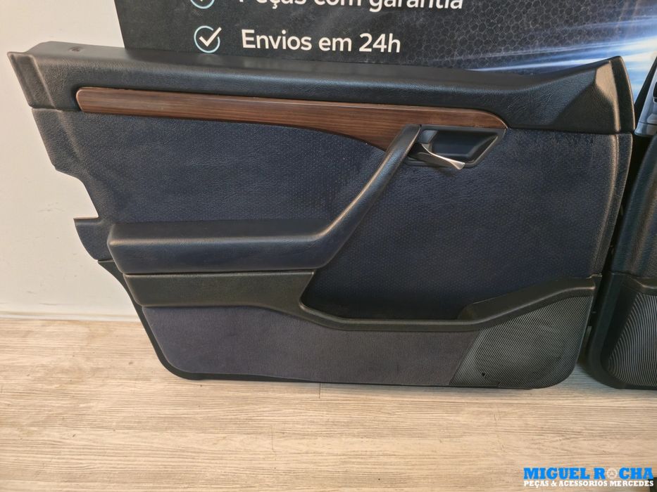 Conjunto de bancos e forras couro azul Mercedes W202