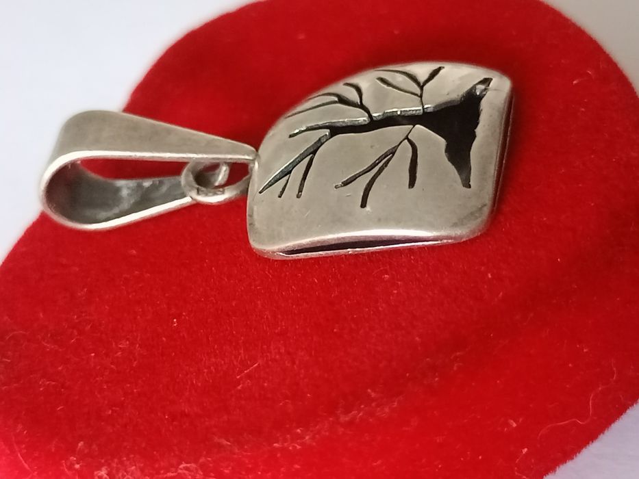 Srebrny wisiorek drzewo pr. 925