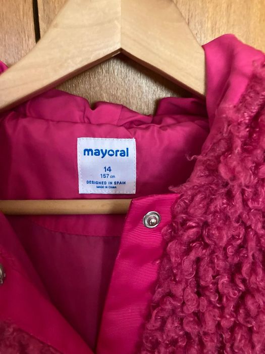 Várias peças de roupa