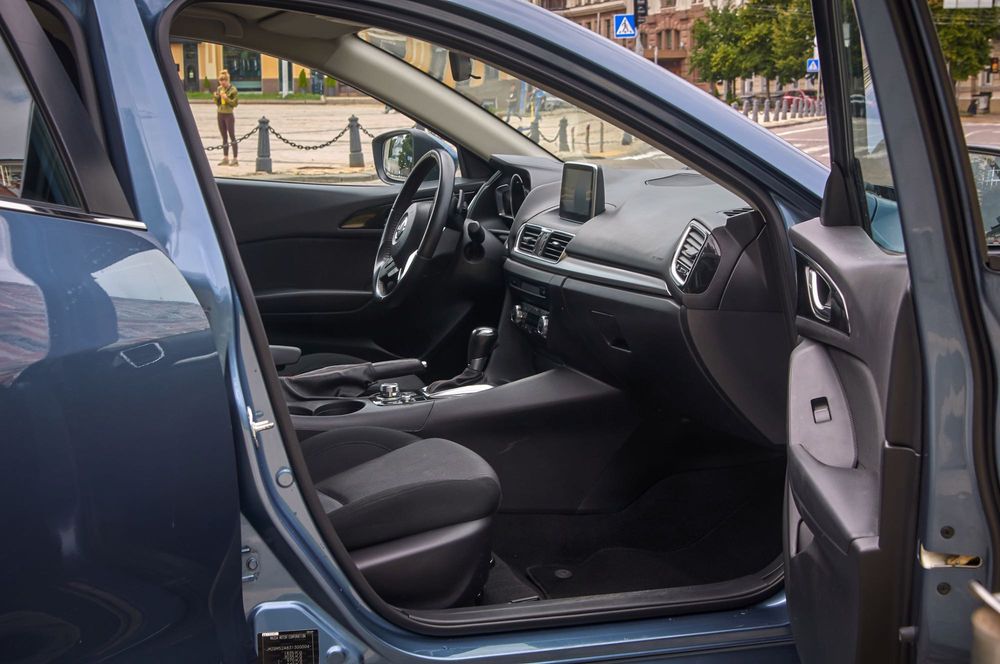 Продам автомобіль Mazda 3
