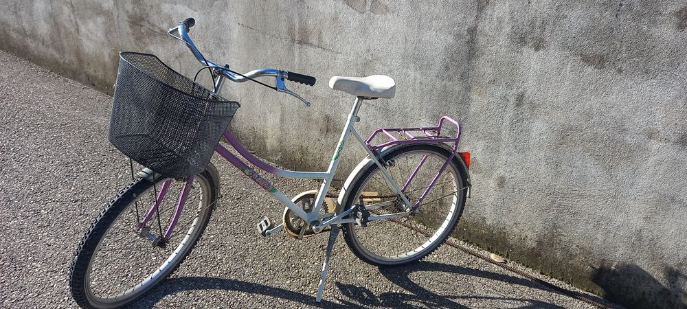 Bicicleta antiga senhora