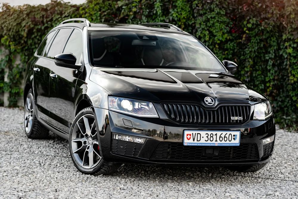 Skoda Octavia 2,0 TDI DSG Xenon Nawigacja Panorama Dach Podgrzewane Fotele Tempomat
