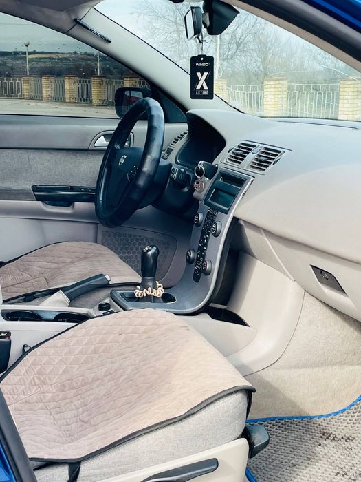 Срочно продам Volvo V50 2.0TDI