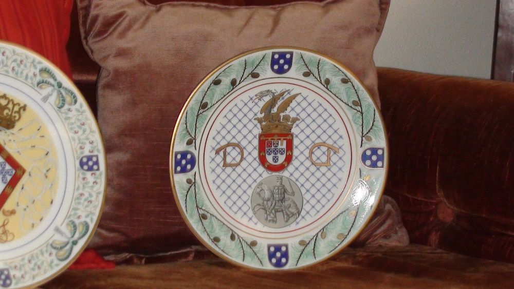 Pratos  da Vista Alegre e da Baviera