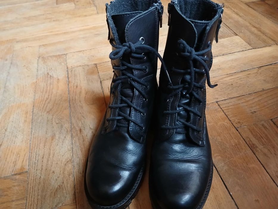Czarne skórzane buty Lasocki 37