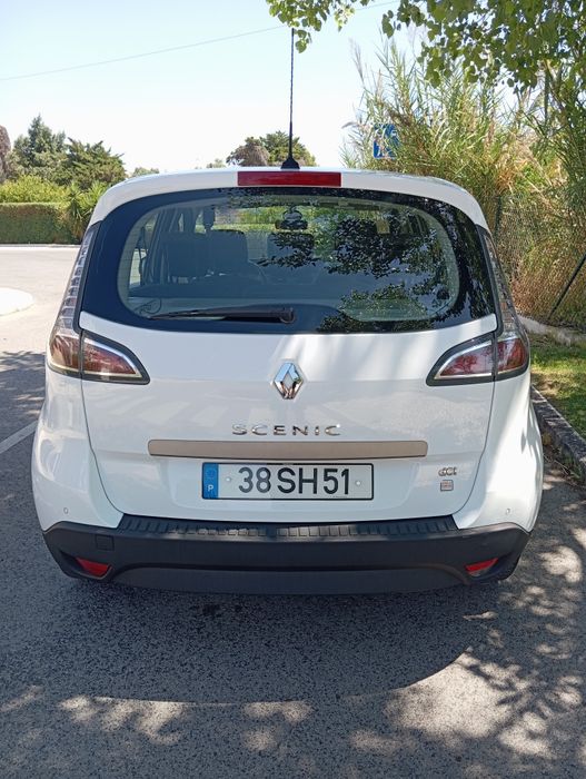 Renault Scénic Dynamique 1.5 dCi 110 cv | 2014 | Caixa de 6 Velocidades