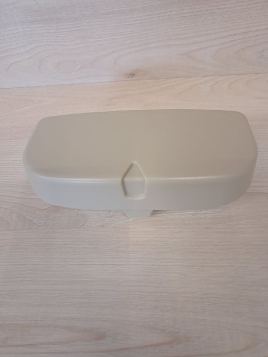 Samochodowe etui na okulary z ściereczką