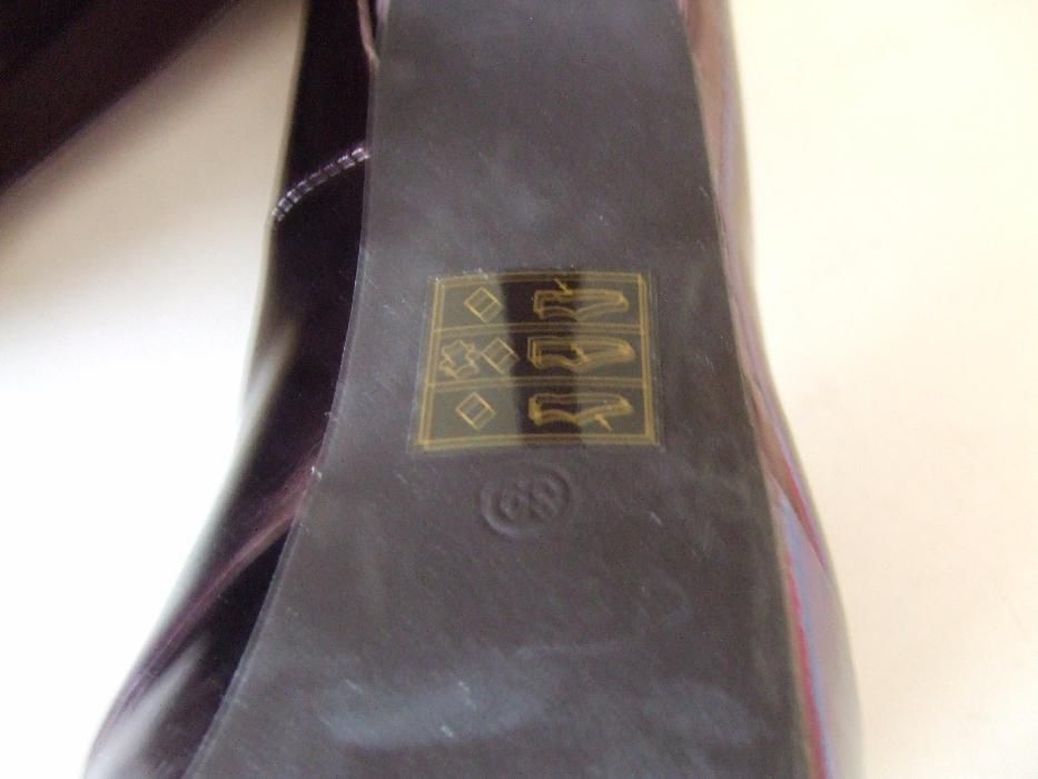 Sapatos altos de festa tam. 39 praticamente novos