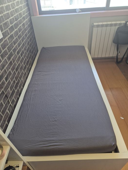 Cama solteira malm com gavetas