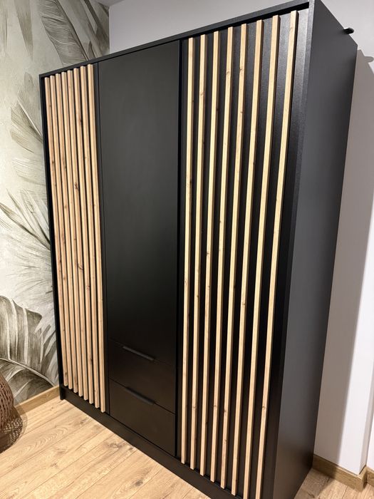 Szafa Loft trzydzwiowa Jak Nowa