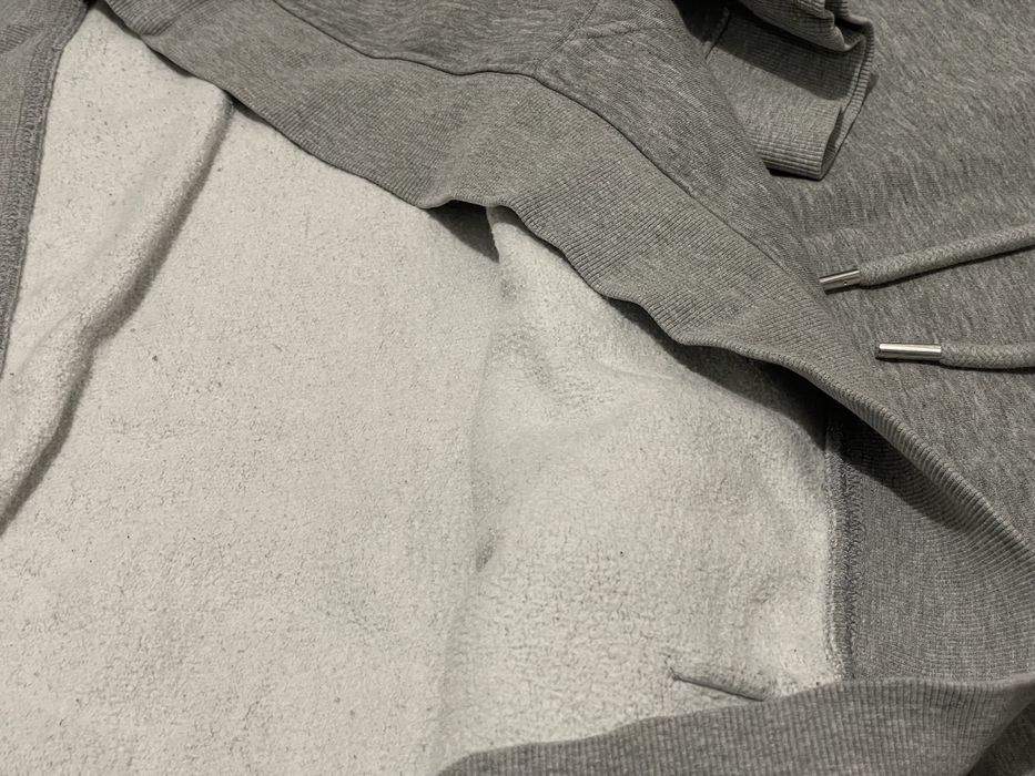 Сіра толстовка з капюшоном