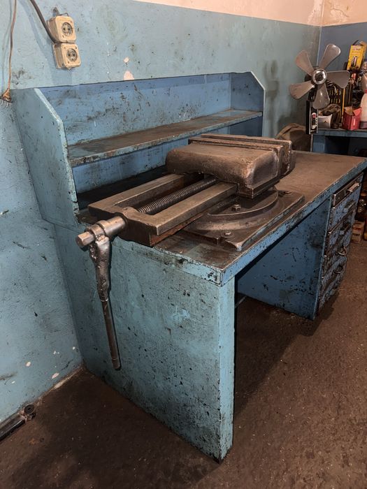 Стол слесарный