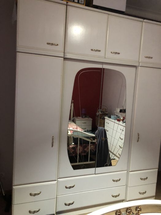 Mobilia branca lacada