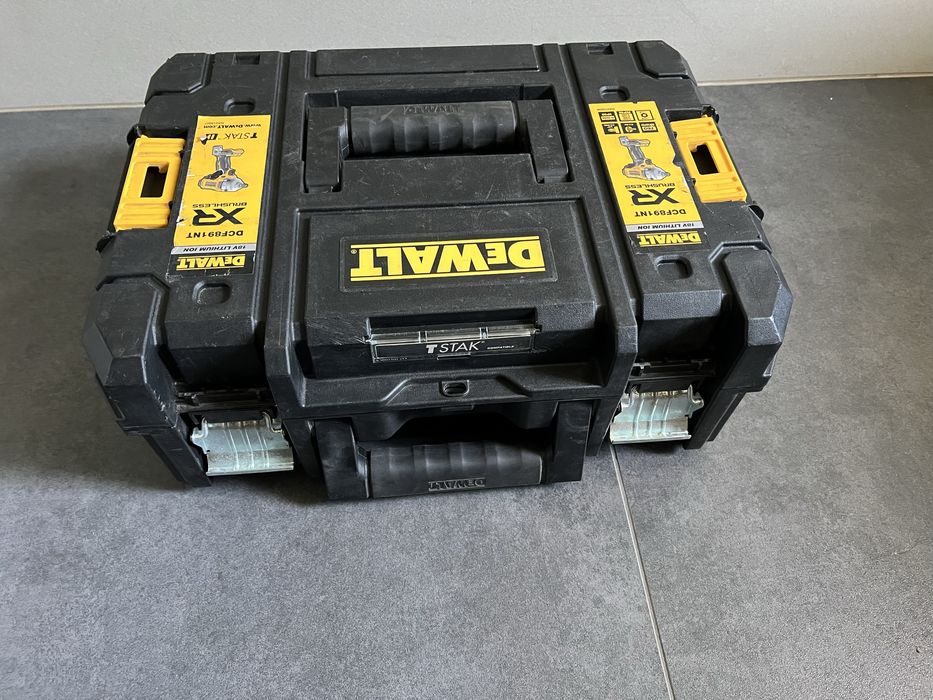 Безщітковий Акум. Гайковерт Dewalt DCF 891
