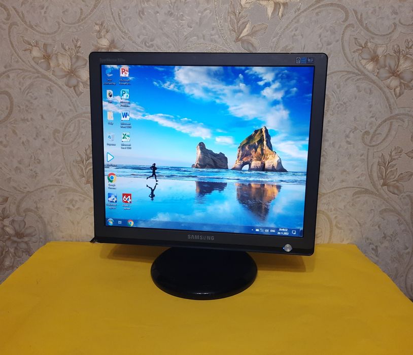 Монитор  Samsung LS19MEDSB / 19" дюйм