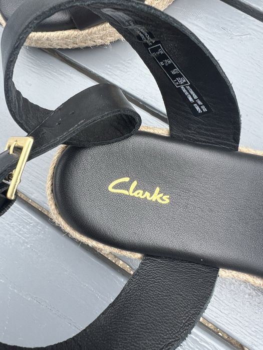 Босоніжки сандалии Clarks шкіра жіночі чорні