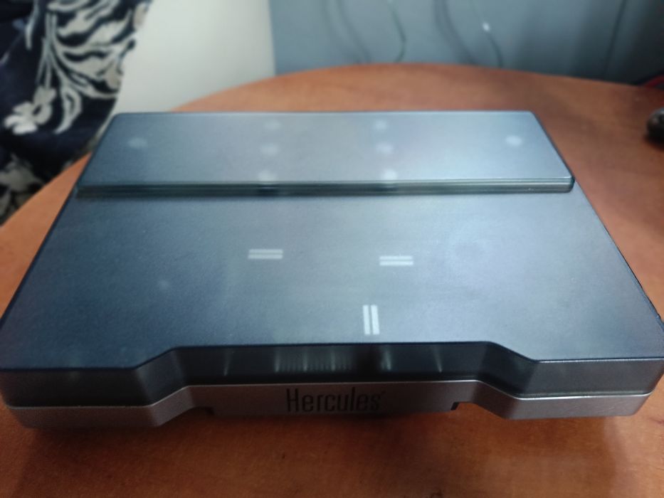 Konsola DJ 2kanałowa Hercules