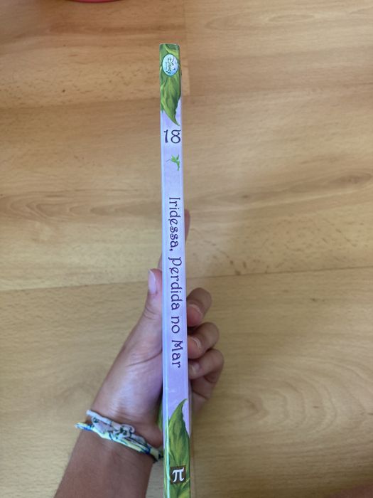 Livro infantil da Disney Fairies- Iridessa Perdida no Mar