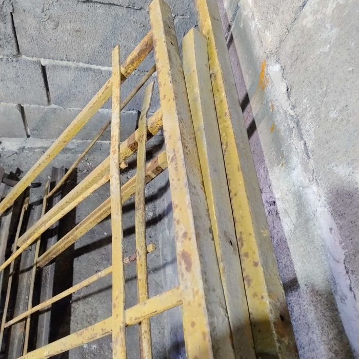 Решетки металлические на окна, балконы, заборы б/у