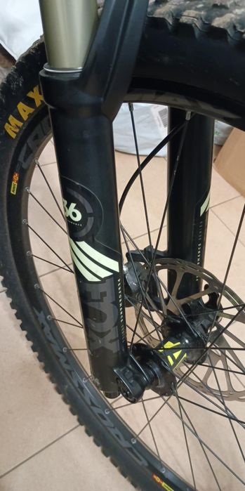 Fox 36 pod kolo 27.5, skok 180mm
