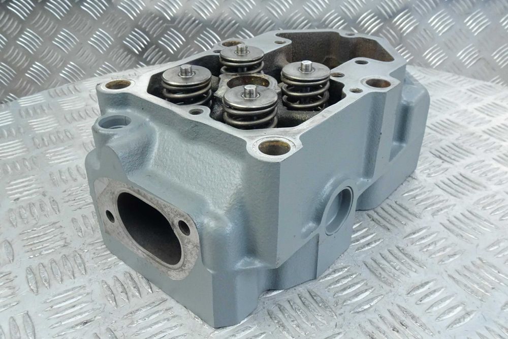 Głowica do silnika Deutz 1015/ 2015. Cylinder head Deutz