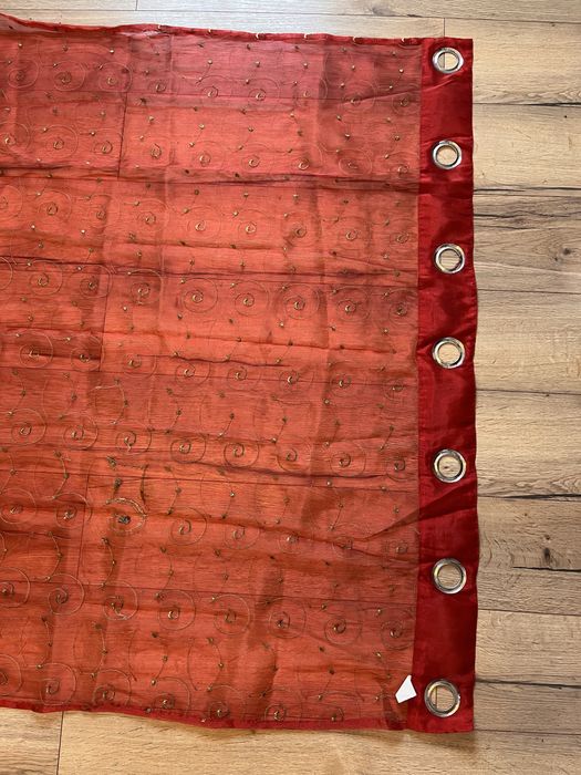 Cortina Vermelha e Dourada com Ilhós 140x250 cm - Como Nova