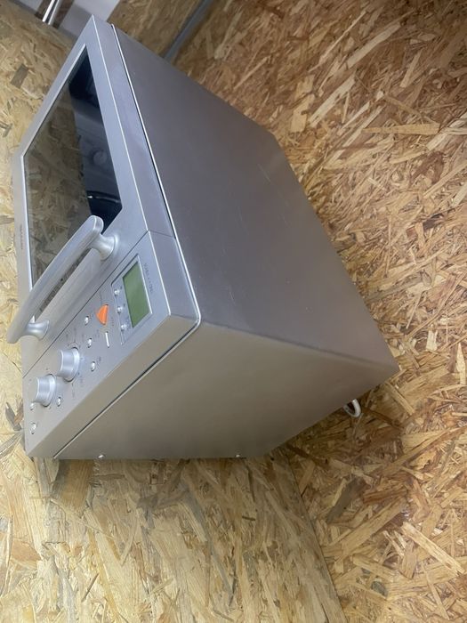 Мікрохвильова піч Sharp