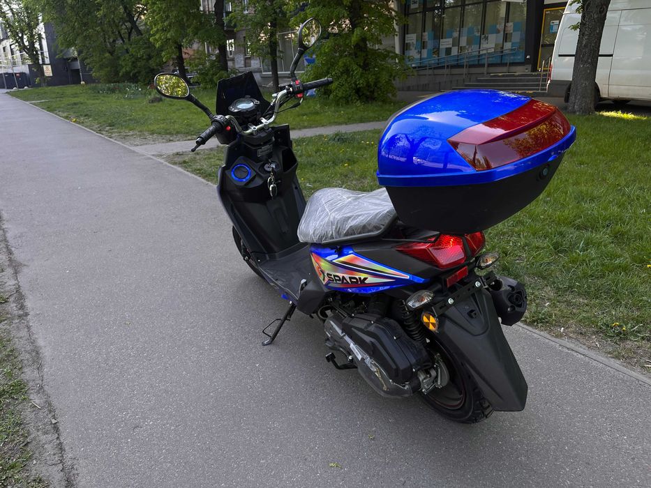 Скутер SPARK SP150S-19BN