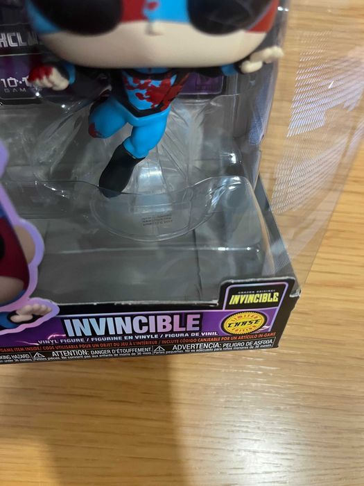 Vendo Funko POP! - Invincible Chase #1098 (Funko Fusion) novo e com a caixa danificada