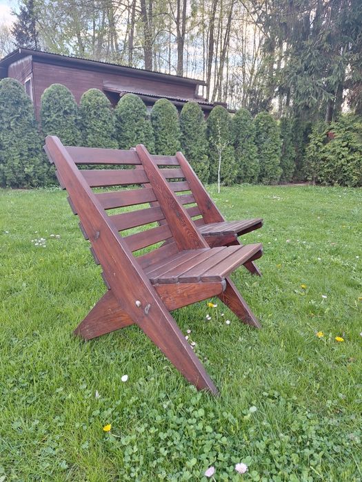 Drewniane krzesła ogrodowe