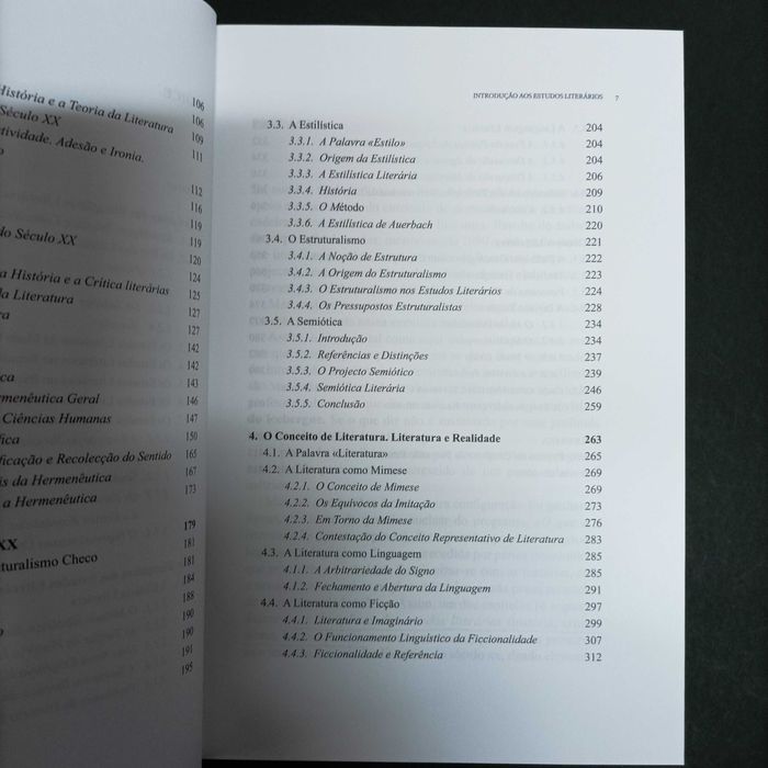 Introdução aos Estudos Literários
