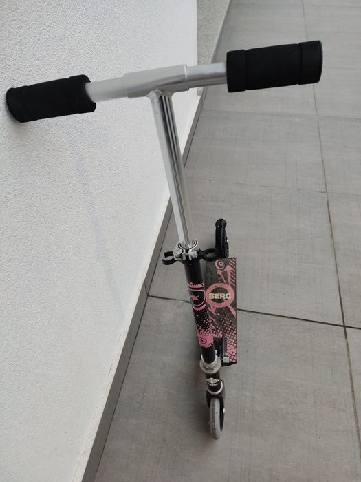 Trotinete da marca Berg  em muito bom estado
