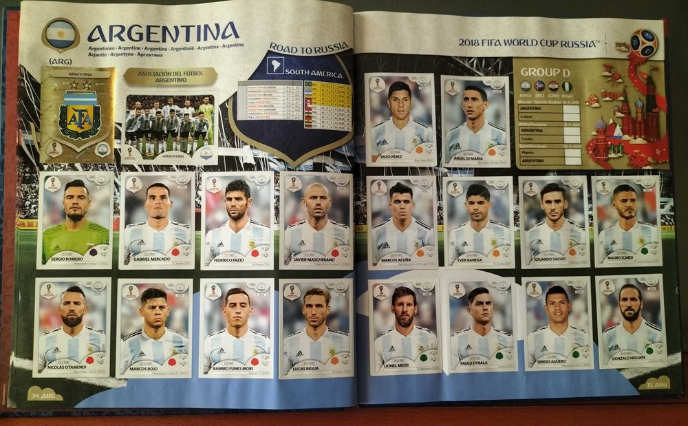 Caderneta de capa dura Rússia 2018 completa