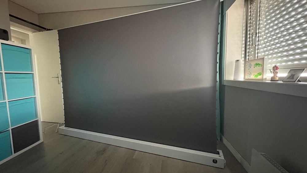 Xijing Motorized Tensioned Projector Screen, 110", with Remote Control64284297876354121