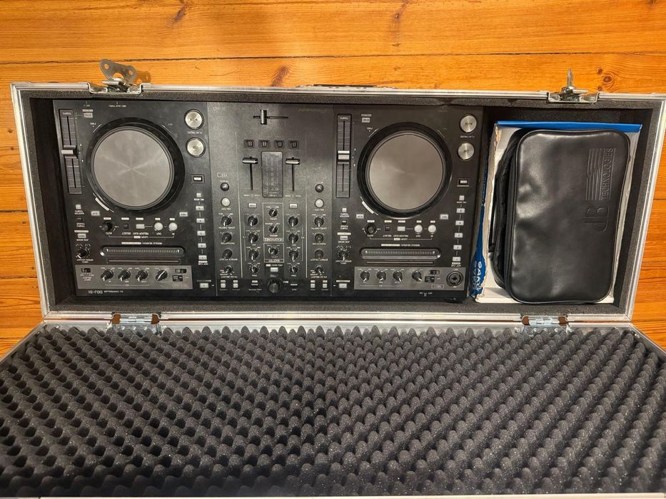 Pioneer DDJ- S1 kontroler DJ Konsola + Case