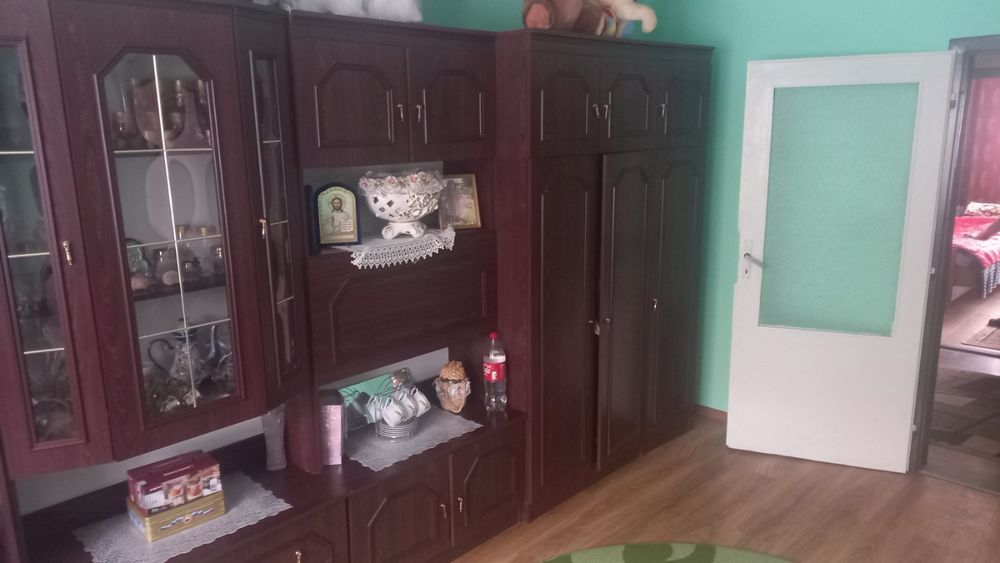 Стінка до вітальні, з двома шафами " Вікторія"