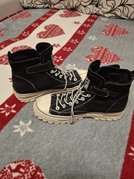 Продам ботинки женские осенние