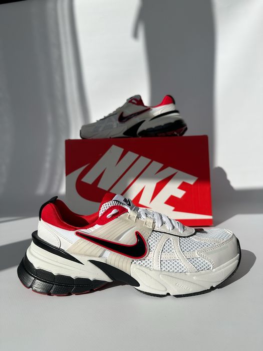 Жіночі кросівки Nike v2 run ОРИГІНАЛ