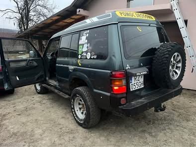 mitsubishi pajero