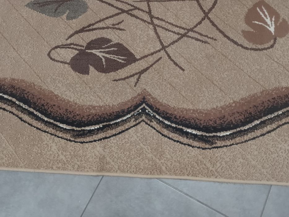 Sprzedam fajny dywanik 255x180 cm.