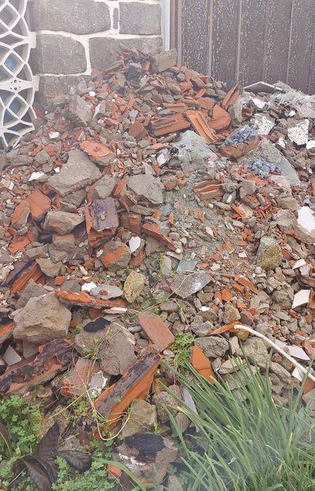 Fazemos limpezas de entulho