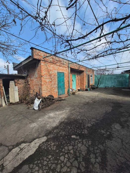 Продаж. Частина будинку. Окремий двір. 6 соток. Гараж