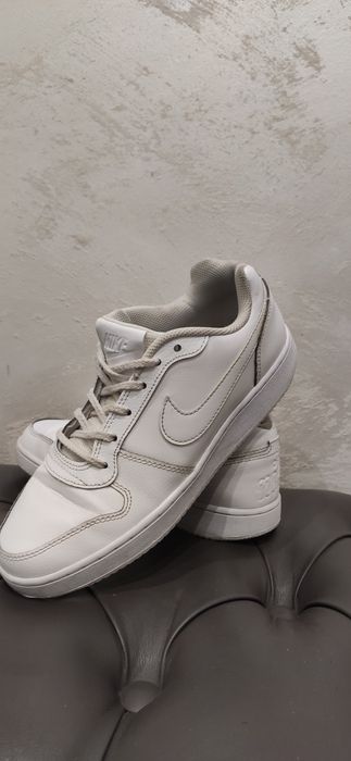 Buty NIKE r. 39 białe damskie męskie Adidasy