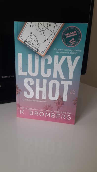 Książka młodzieżowa LUCKU SHOT