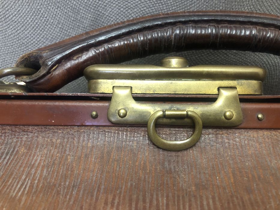 Старовинний саквояж sFs