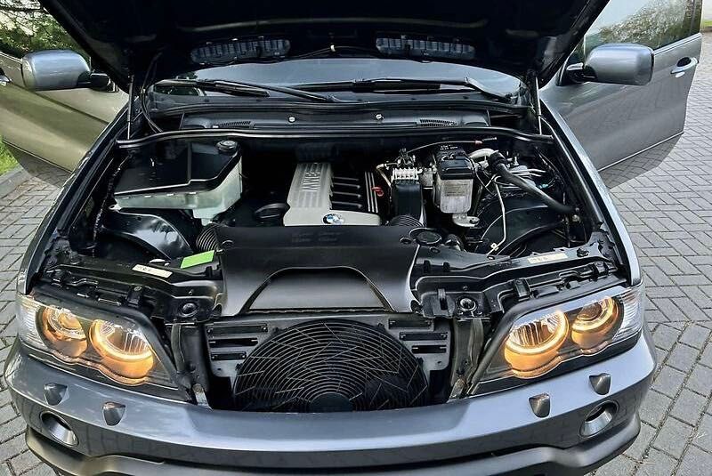Продам BMW x5 E53