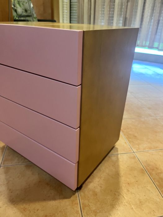 Mesa de Cabeceira Criança