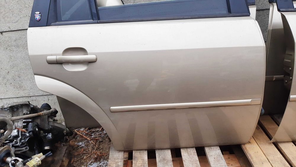 Lak. T0 drzwi prawe lub lewe Ford Mondeo mk3 kombi kompletne lak. TO