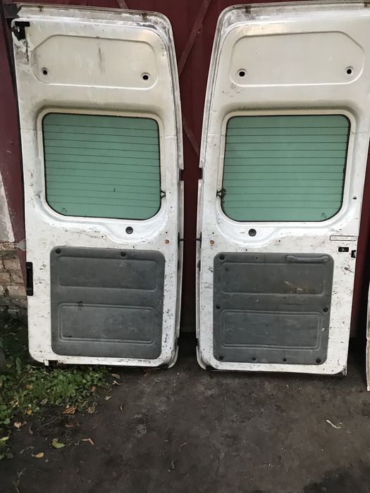 Задні дверки Ford Transit  висока база