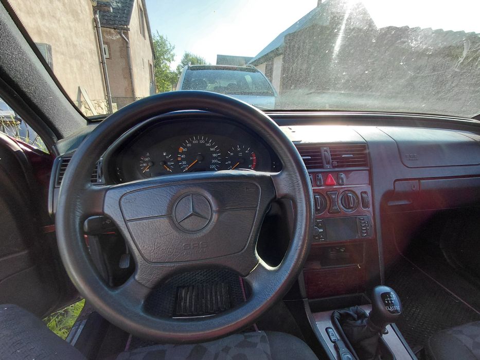 Мерседес w202  дизель 2,2